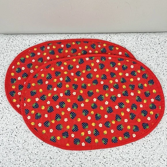 Vintage‎ Set of 2 Quilted Strawberry Placemats Red Blue Oval Whimsical Farmhouse