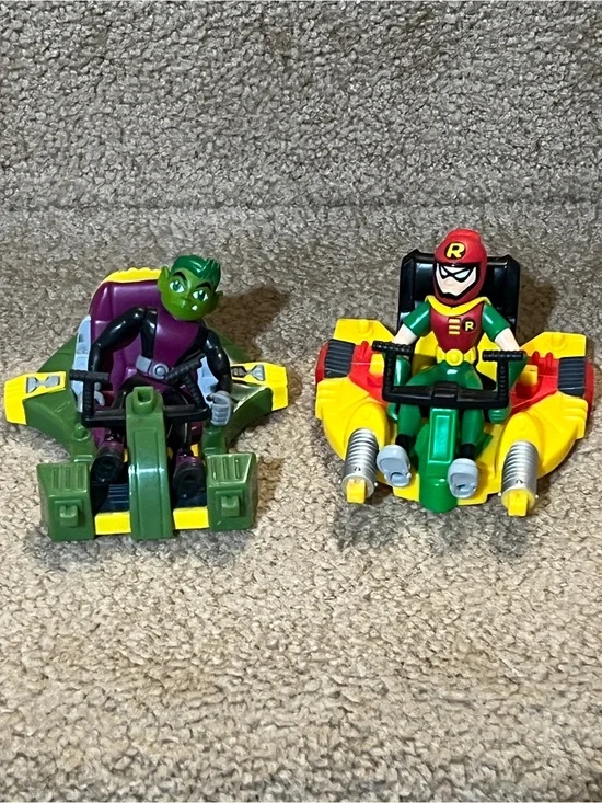DC Comics teen titans Robin & Beast boy Racer Vehicle with removable Figure