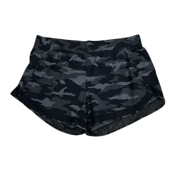 Athleta Racer Run Mid Rise Short 4” Black Camo Size Large