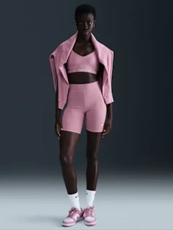 Nike Sportswear Classic Women's High-Waisted 8