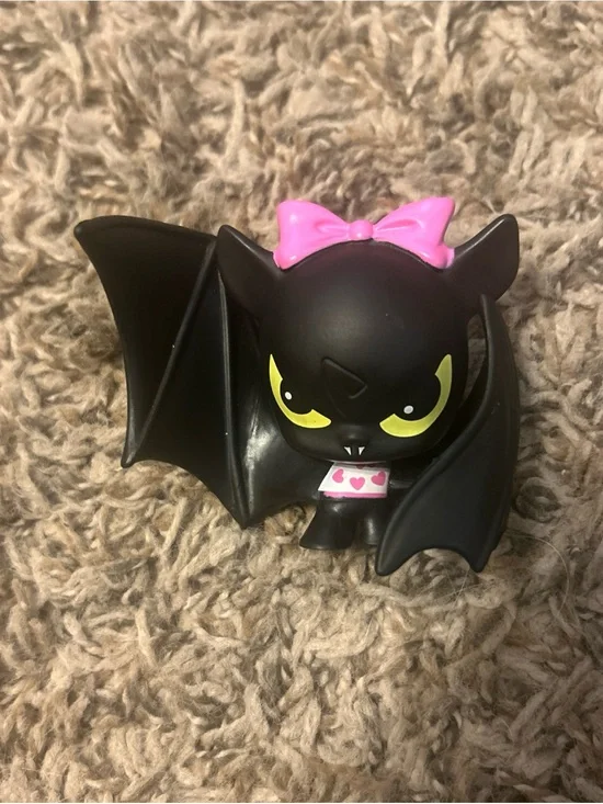 Monster High Count Fabulous Draculaura Pet Bat 2.5