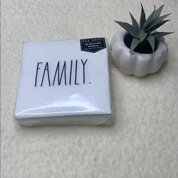 Rae Dunn‎ Family beverage napkins