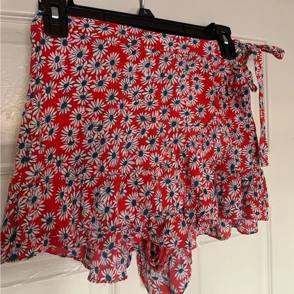 Zara Trafaluc Collection Red Daisy Print Skort