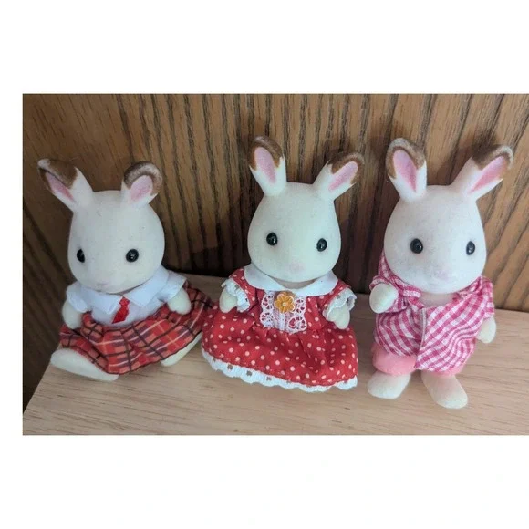 Sylvanian Families Calico Critters Hopscotch Chocolate Rabbits Bundle of 3 Plaid