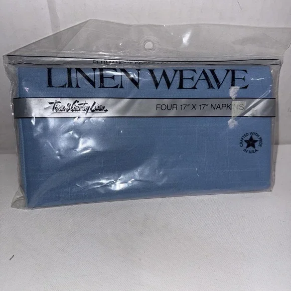 VTG Town & Country linen four cloth napkins 17 x 17 Light Blue 1983