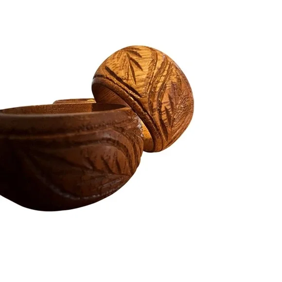 Vintage Hand Carved Wood Napkin Rings Set of‎ 4 Floral Leaf Boho Rustic Brown