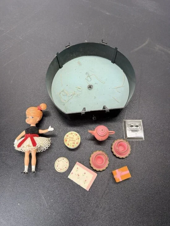 Doll 1965 Dolly Darlings Hasbro Tea Party Cathy 5