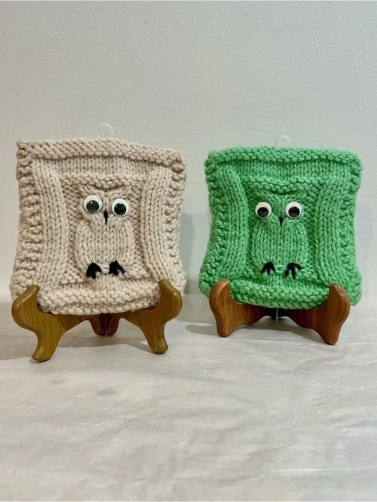 Vintage Set of 2 Handmade Crocheted 70s Owl Pot Holders•Hot Pads•Trivets