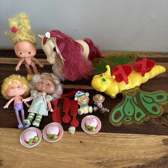 Vintage 1980's Strawberry Shortcake Dolls‎ & Accessories Lot Caterpillar Figures