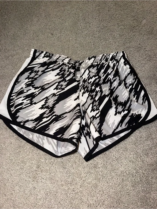 Nike Women’s Black & White Printed Athletic Shorts