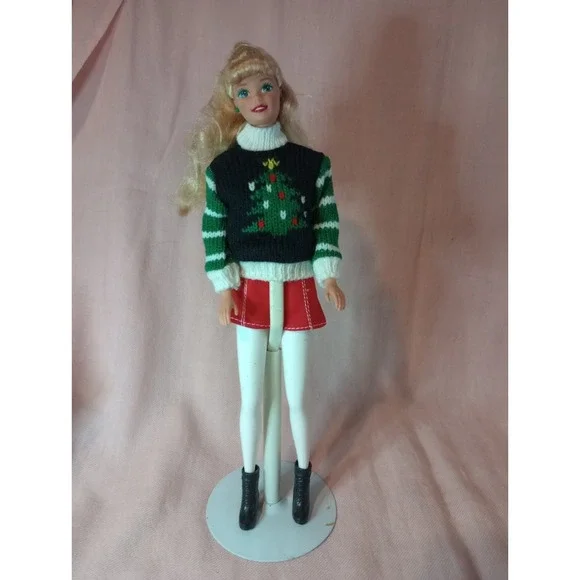1996 Holiday Season Barbie Doll #15646 Blonde Mattel Christmas Red Skirt Boots