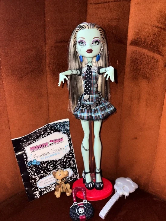 Monster High Frankie Stein  1st Wave black elastics  COMPLETE!