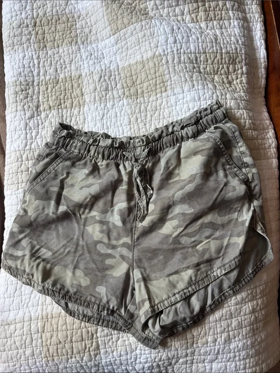 American Eagle Women's Camo Drawstring Casual Shorts - Olive- Size Medium