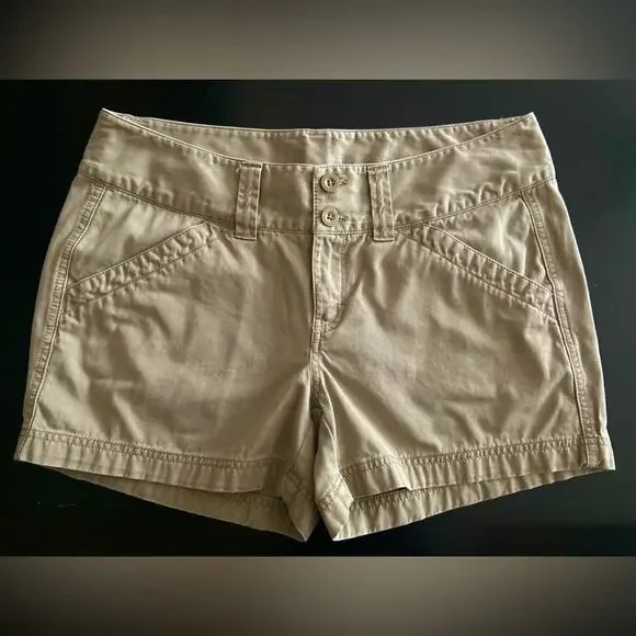 NORTH FACE Ladies Tan Khaki Chino Shorts sz 6