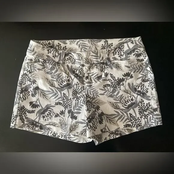 OLD NAVY Grey Floral Pixie Chino Shorts sz 2