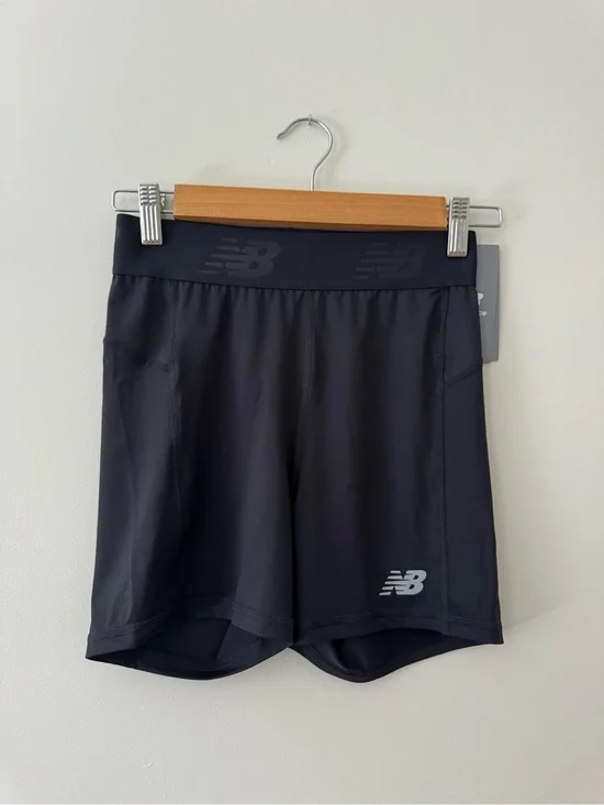 NWT NEW BALANCE Pace Shorts S