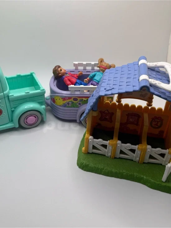 Fisher-Price loving family sweet streets petting farm truck & trailer figures