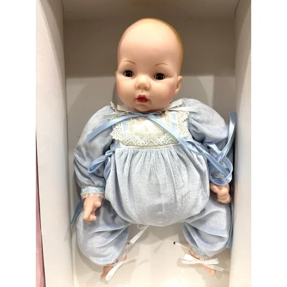 Madame Alexander Blue Butterfly Victoria #25430 Baby Doll w/ Box Vintage New