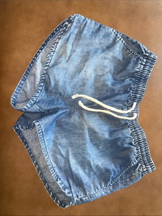 No Boundaries Light Blue Drawstring Chambray Shorts