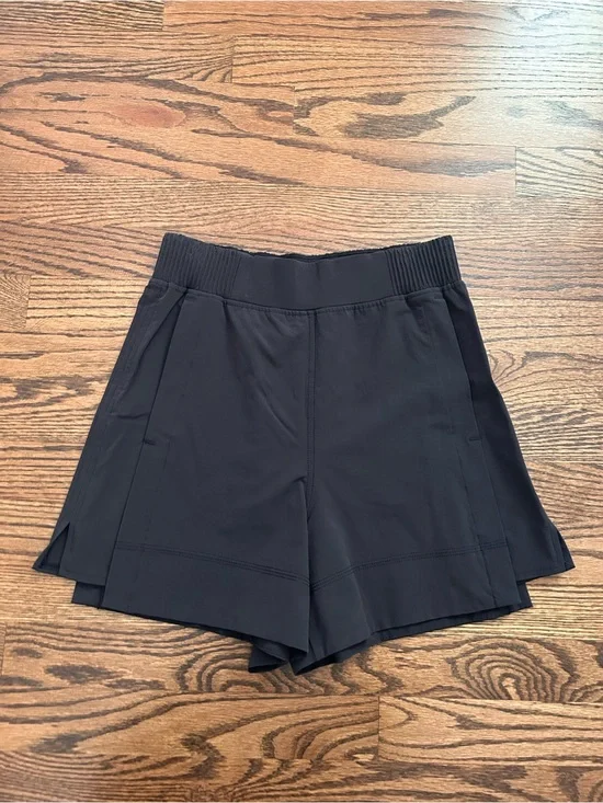 Women's Lululemon Stretch Woven Relaxed-Fit High-Rise Short 4