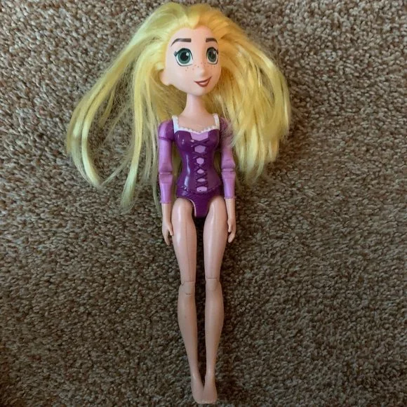 Tangled Rapunzel Bendable doll 8
