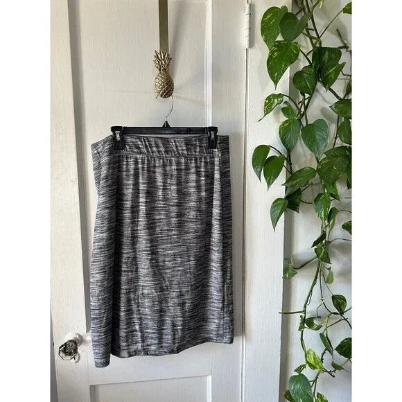 Apt 9 Women’s size x-large grey skirt