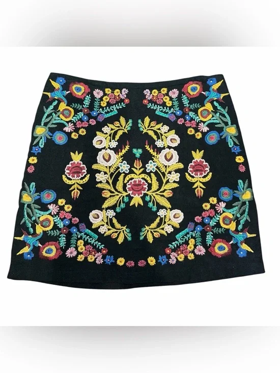 Women’s Size Medium Black Floral Embroidered Mini Skirt by Umgee