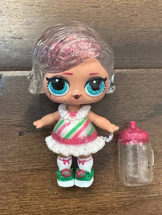 EUC L.O.L. Surprise! Doll with Pink, Green, White, Blue Accents