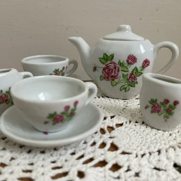 Vintage Child’s Miniature China Play Tea Set Floral Made in Taiwan 12 Piece