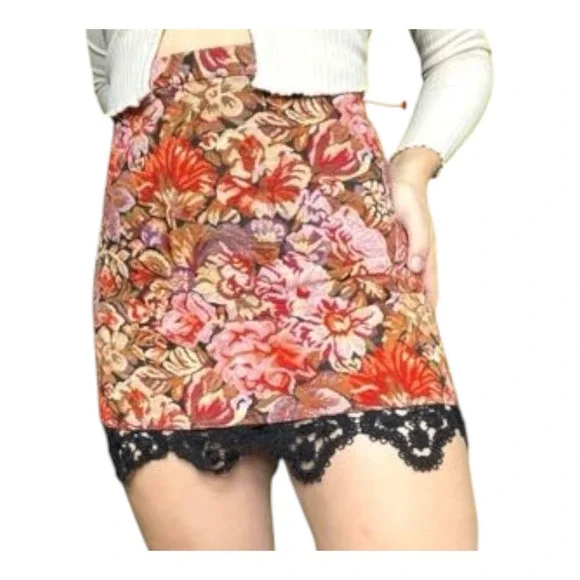 Topshop Tapestry Floral Lace Mini Skirt‎ US 2 Cruel Intentions Gossip Girl Fall