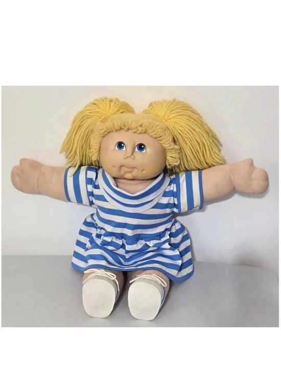 Vintage ‘84 MN Thomas Kids Doll Caucasian Blond Yarn Hair Blue Eyes 20” VTG