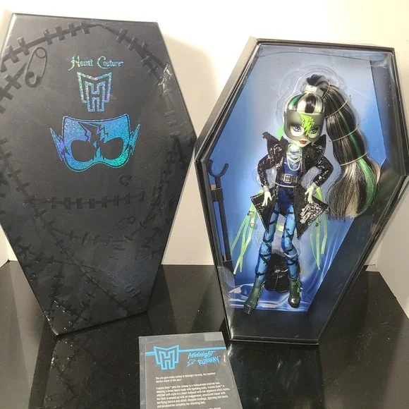 New 2022 Monster High Haunt Couture Midnight Runway Frankie Stein Doll W/Box