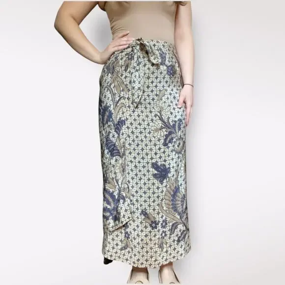 Nordstrom Classiques Entier Patterned‎ Silk Maxi Wrap Skirt Size M Classic Chic