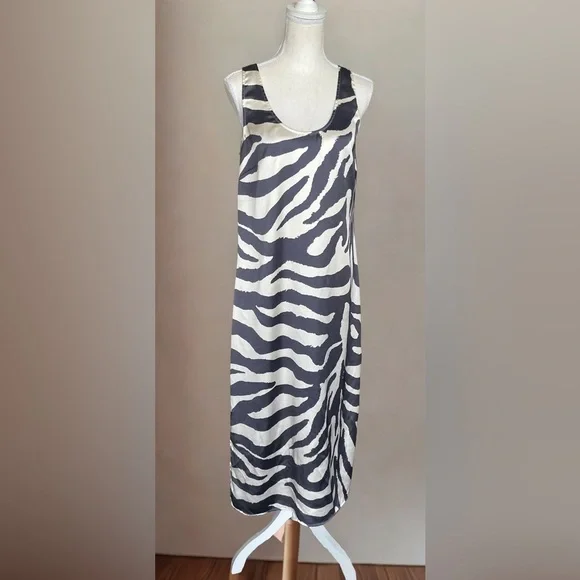H&M Asymmetrical White and Blue Maxi Dress, Modern & Sophisticated Sz Small