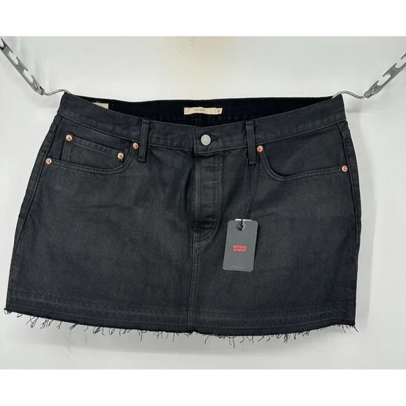 Levi's Icon Skirt, Black Denim, Coated,‎ Button Fly, Cotton, Mini, Size 33 NWT