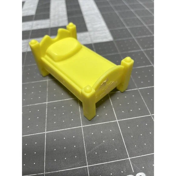 Cabbage Patch‎ Kids CPK Babyland General Hospital Yellow Furniture 1980's