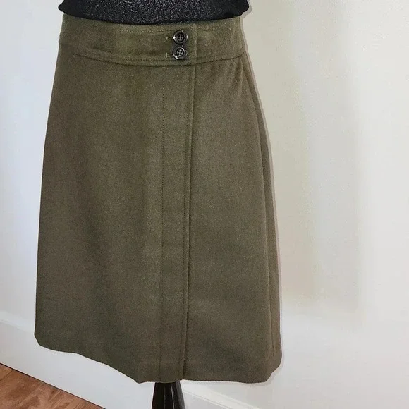 ||ANN TAYLOR|| wool skirt, Sz 2, Army Green, Knee Length