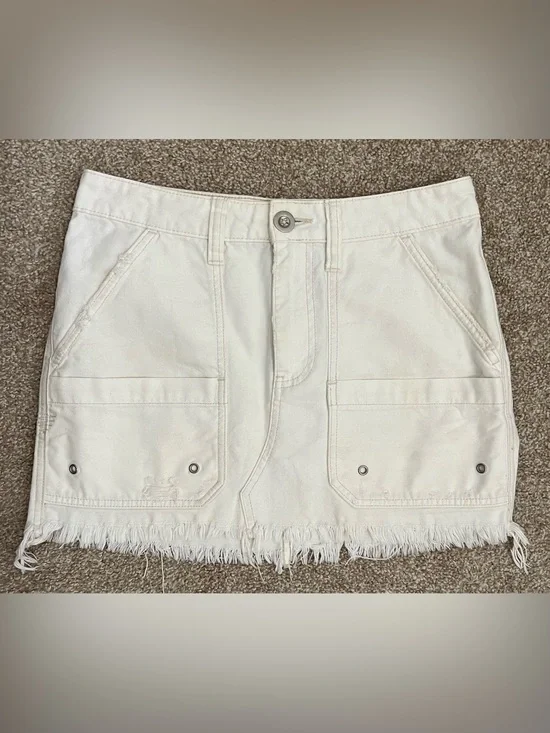 Free People White Denim Mini Skirt Woman’s Size 26