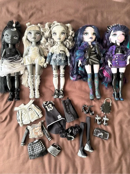 Shadow High Series 1 and Twins Bundle - Brand New Complete Set for 5 Dolls