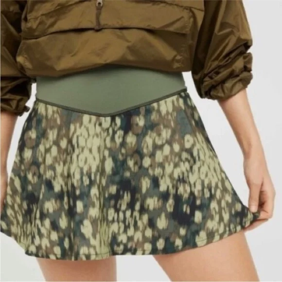 Offline by Aerie Real Me Printed Tennis Skirt Size Medium