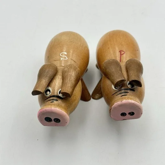 Vintage Peppy & Salty Wooden Pigs Salt‎ & Pepper Shakers Japan
