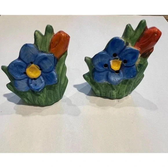 Vintage‎ Flower Salt & Pepper Shakers Made in Japan
