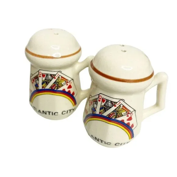 Vintage‎ Atlantic City Salt & Pepper Shakers Poker Cards Casino Kitschy Tourist