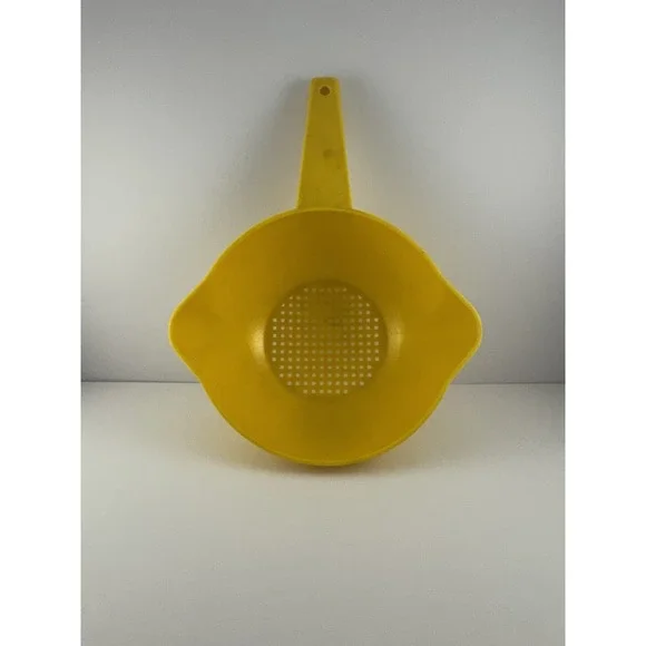 Vintage Tupperware‎ Yellow Colander 1 Qt Strainer with Double Pour Spouts