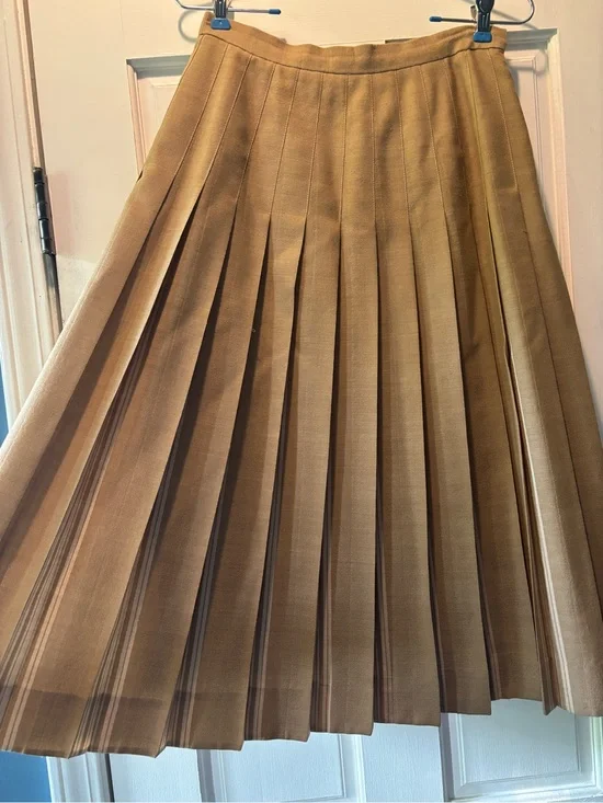 Burberry Camel Wool Pleated A-Line Midi Skirt made in Scotland
