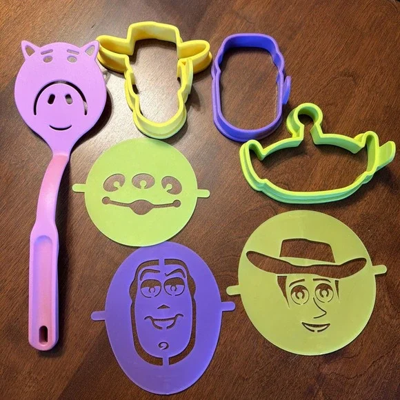 2 Pampered Chef Toy Story Items Pancake Molds And Pancake Flipper
