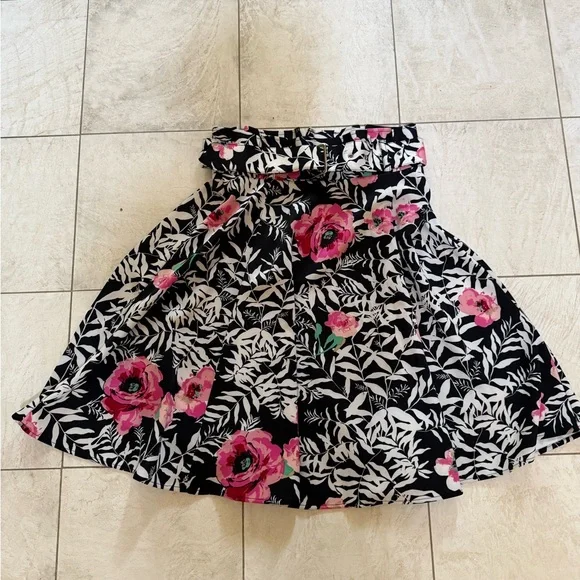 New York & Company Floral A Line Skirt Adjustable Belt Midi Style Size 30