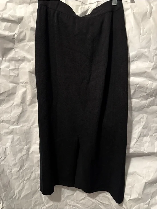 Women's Black Midi Skirt - Sleek Everyday Midi