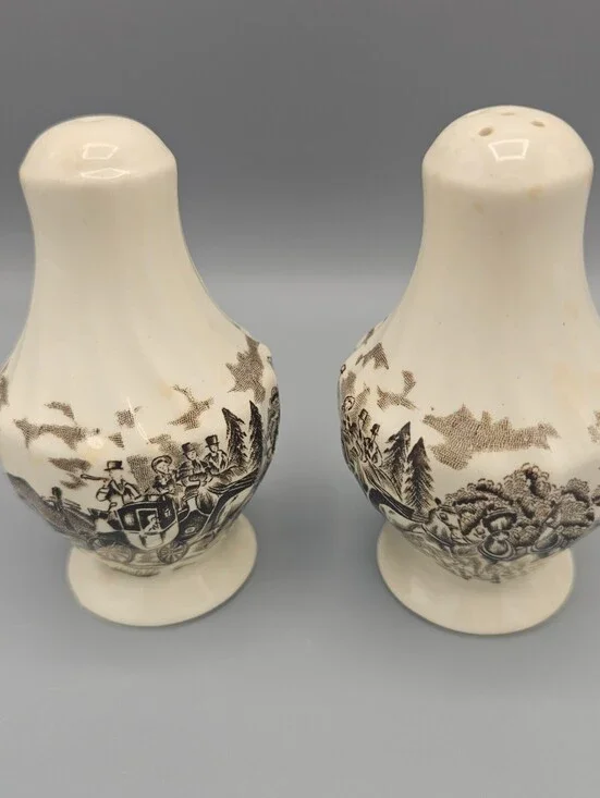 Vintage Royal Mail England Ceramic Salt and Pepper Shakers Set