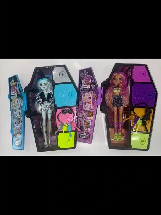 Monster High Skulltimate Secrets Claudine and Frankie Doll Set of 2